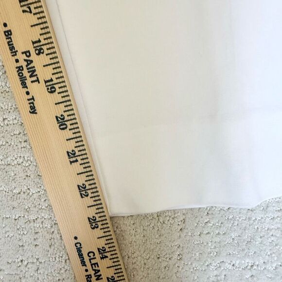 Chico’s Smooth Stretch Side Zip Crop Basic Pants in White - NWT - US Glamour Siz - Picture 6 of 11